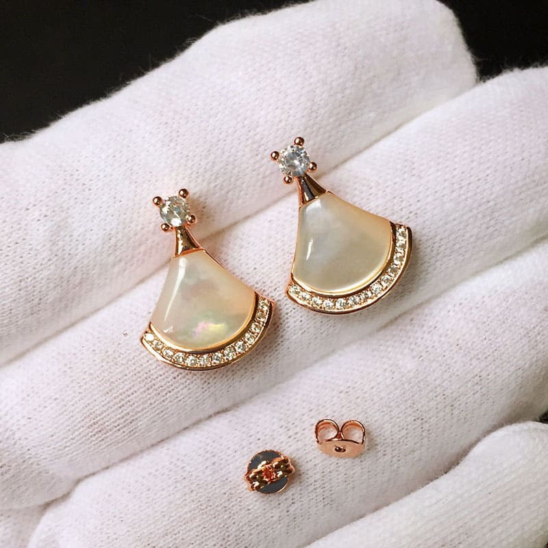 Elegant Fan-Shaped Drop Earrings
