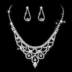 Geometric hollow diamod inlaid necklace