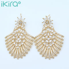 ikira_jewelry_earrings_white_flower_and_wing_shaped_drop_earrings_gold_1