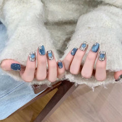 Blue Cat Eye Nail Art