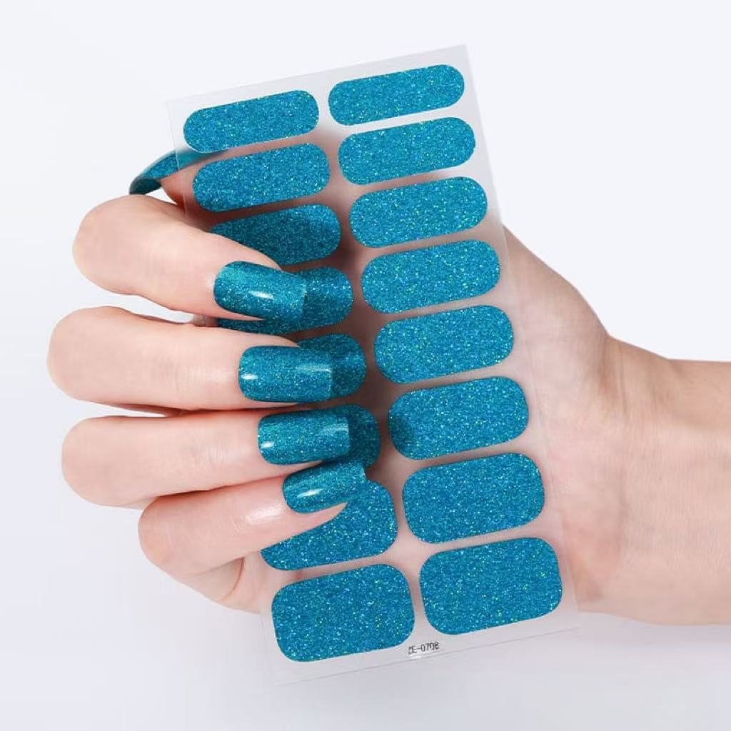 Oil film glitter green nail art